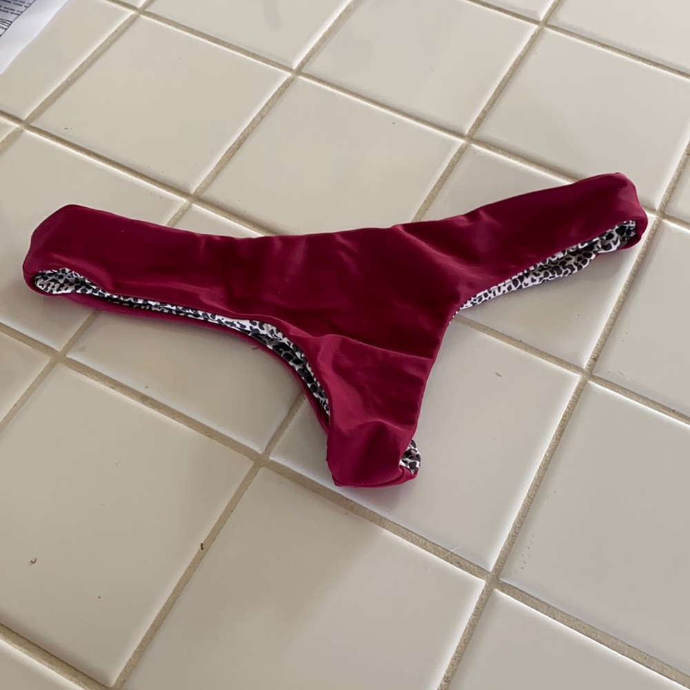 Acacia hookipa bottoms. Burgundy- size P
